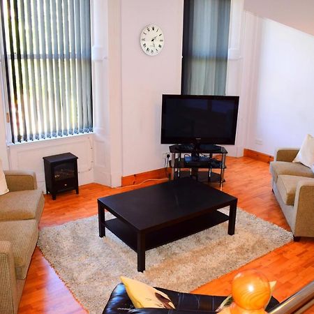 Two Bedroom Town Centre Apartment Elgin Eksteriør billede